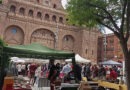 La Feria de Antigüedades llenó de vida la Plaza de España de Alfaro