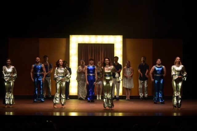 Musical " Ay, que me esplo"