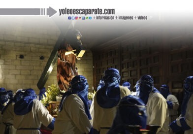 El Cristo de Medinaceli recorre las calles de Calahorra en el Vía Crucis del Viernes de Dolores