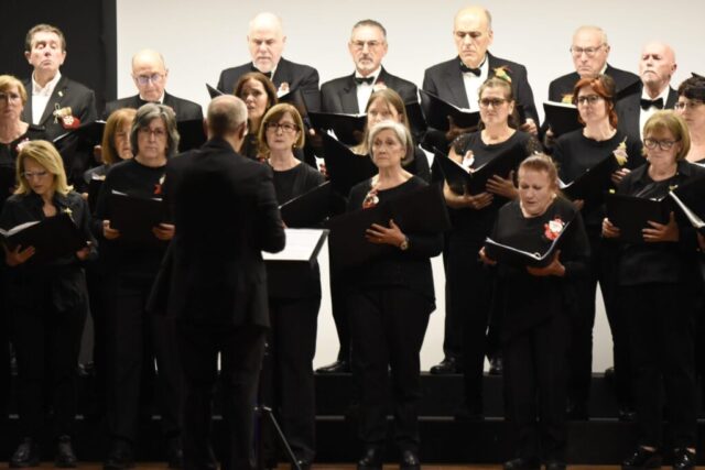 Presentación de la revista Kalakorikos, especial 30 aniversario