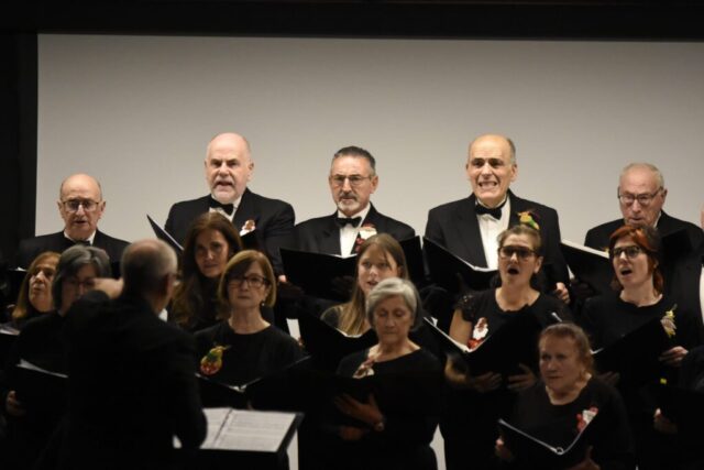 Presentación de la revista Kalakorikos, especial 30 aniversario