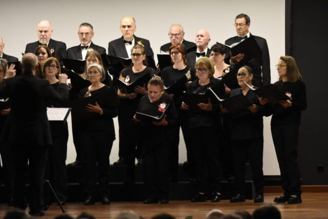 Presentación de la revista Kalakorikos, especial 30 aniversario