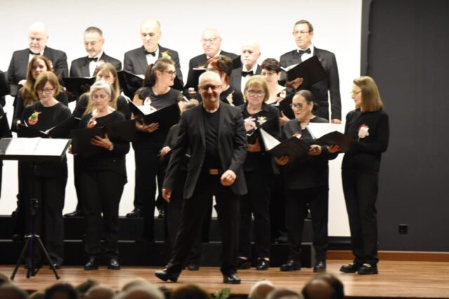 Presentación de la revista Kalakorikos, especial 30 aniversario