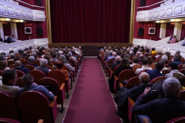 XI Muestra de teatro aficionado de Calahorra. "5 segundos y 120 kilos"