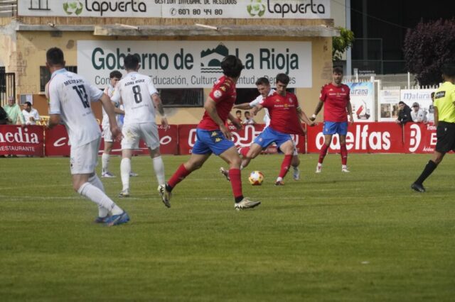 El CD Calahorra pierde contra el CD Arnedo por 0-2