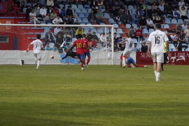 El CD Calahorra pierde contra el CD Arnedo por 0-2