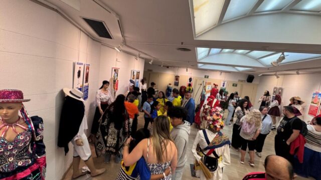Exposición trajes de la IV Jornadas Interculturales de Calahorra