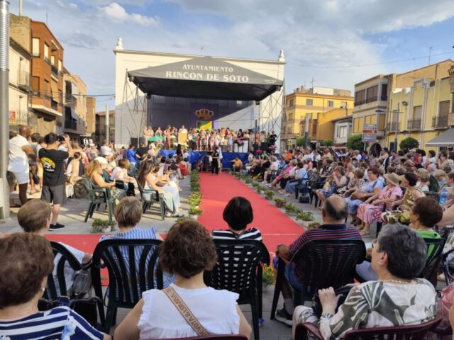 gran desfile de moda en Rincón de Soto