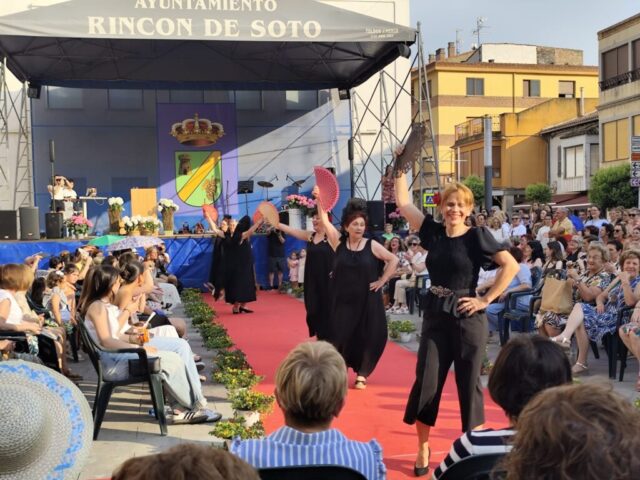 gran desfile de moda en Rincón de Soto