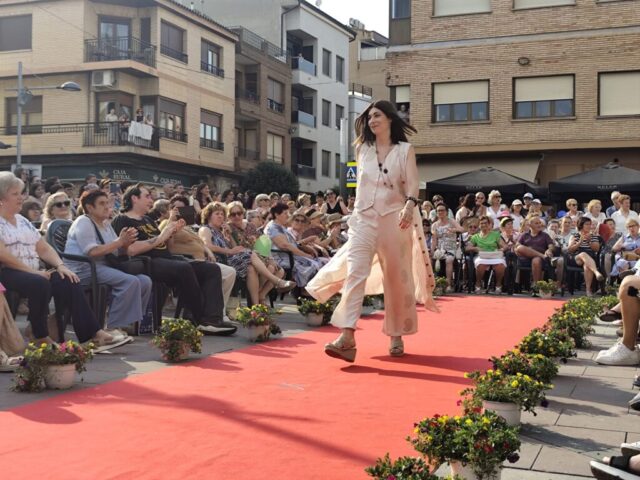 gran desfile de moda en Rincón de Soto