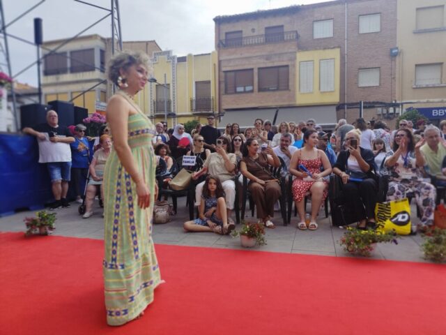 gran desfile de moda en Rincón de Soto