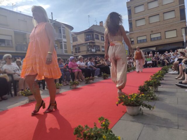 gran desfile de moda en Rincón de Soto