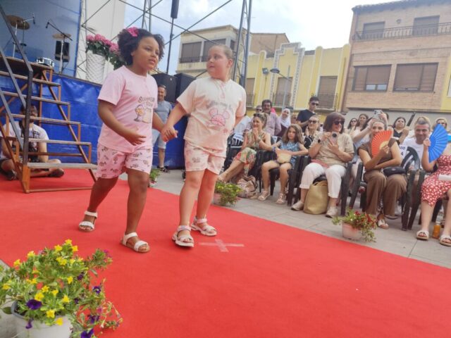 gran desfile de moda en Rincón de Soto