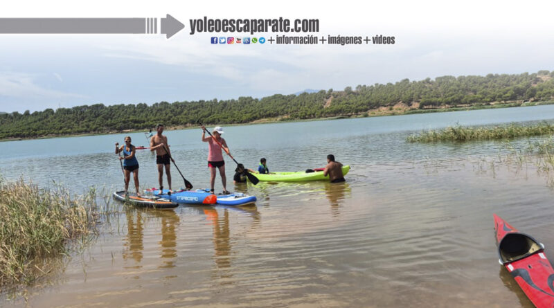 Los cursos de iniciación al paddle surf en el pantano ‘El Perdiguero’ ya han comenzado con 8 alumnos
